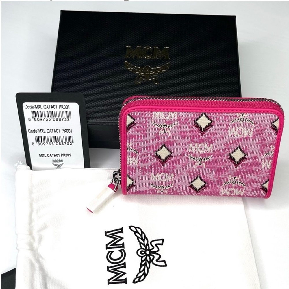 COPY - FULL INCLUSION NWT Pink Mini Zip Around Wallet Veritas Vtg